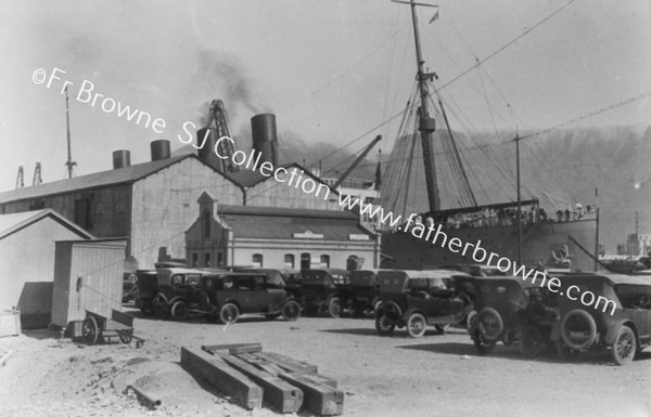 SS.ARUNDEL CASTLE (UNION LINER) LEAVING FOR ENGLAND